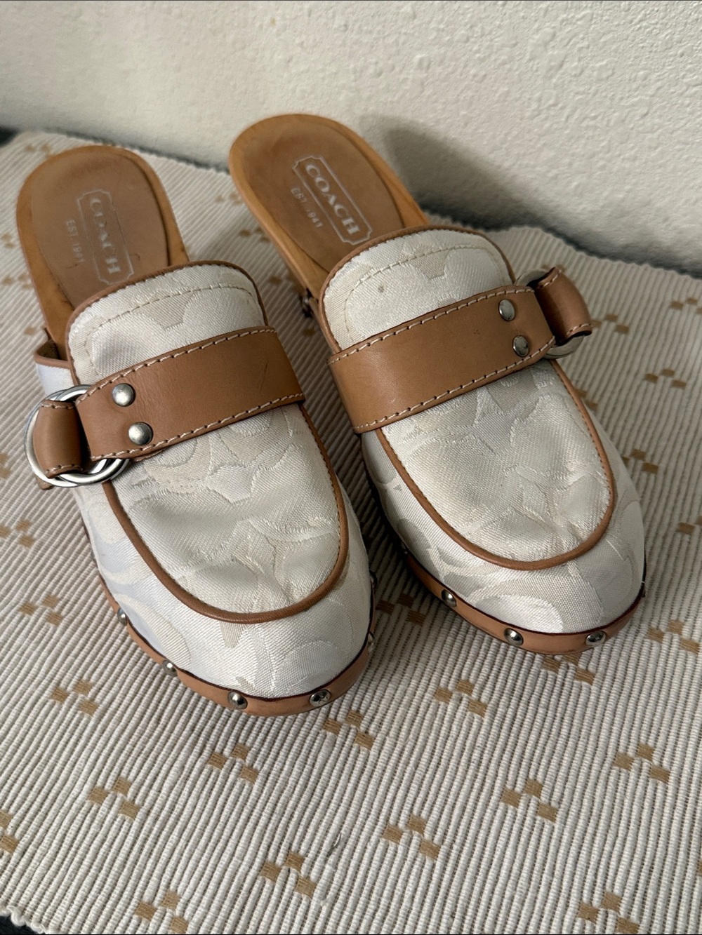 Coach Raina Signature Jacquard Wooden Clogs Mules Tan White Size 7 - Picture 3 of 14